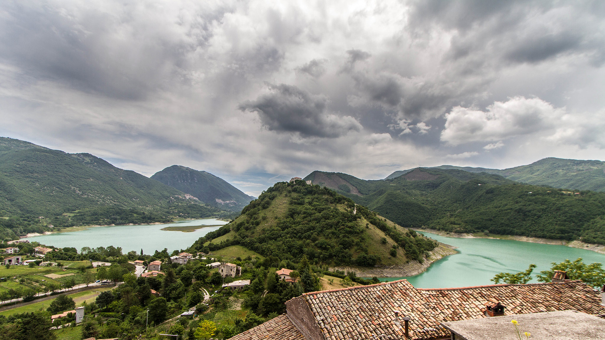Castel di Tora, Lago del Turano